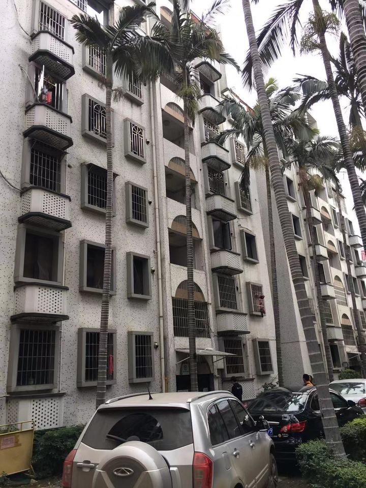 福州市鼓楼区五四北路思儿亭20号融侨花园1区2座1D房产以及屋内家私