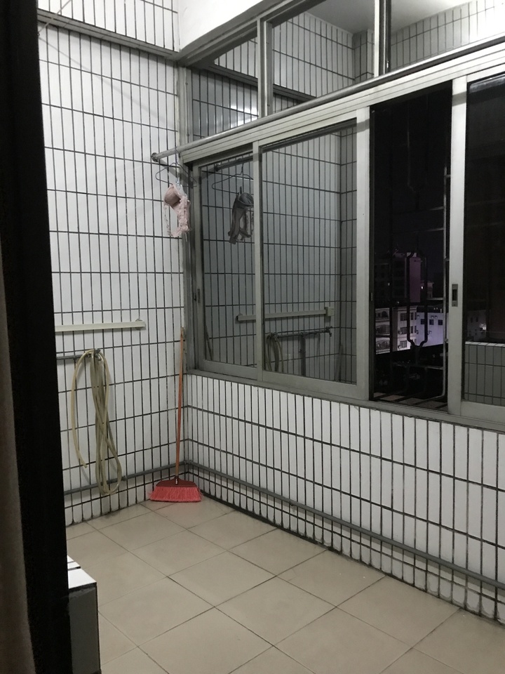 【第一次拍卖】佛山市南海区狮山镇松岗桃园一路18号702房及储物室 建筑面积205.77㎡