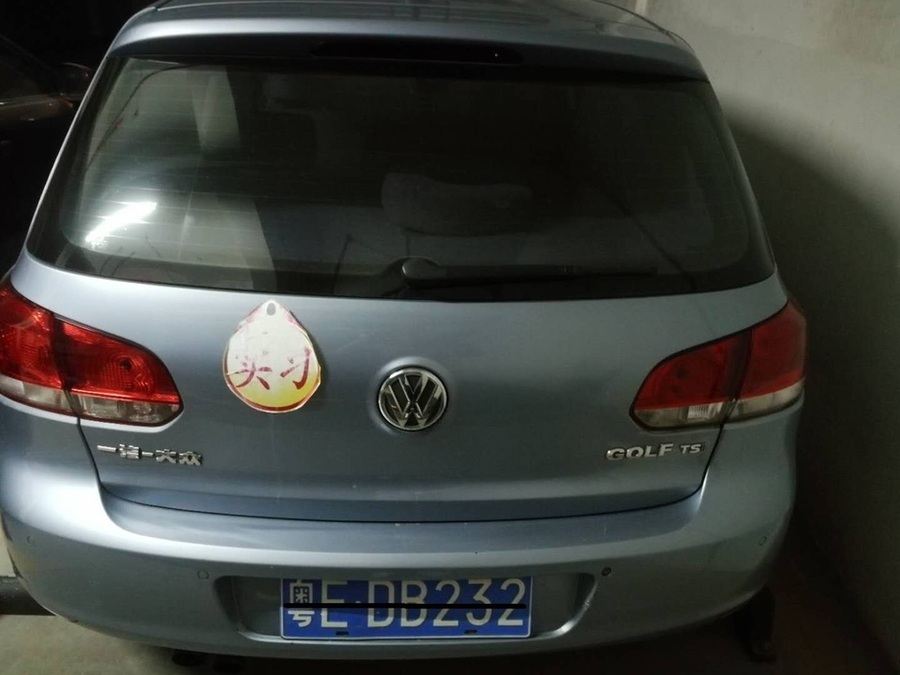 【第一次拍卖】粤EDB232小汽车（高尔夫牌FV7144TFATG）