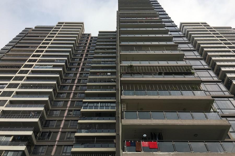【第一次拍卖】佛山市三水区西南街道西河路6号明珠湾花园二座803、805不动产