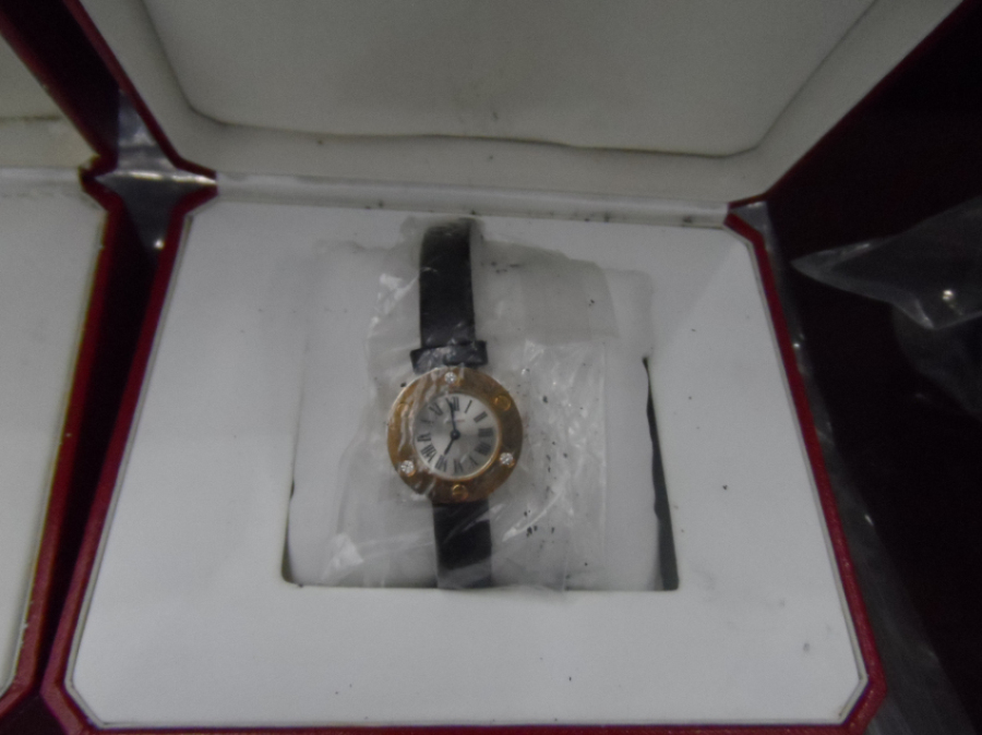 【第一次拍卖】编号11 ,Cartier手表1块