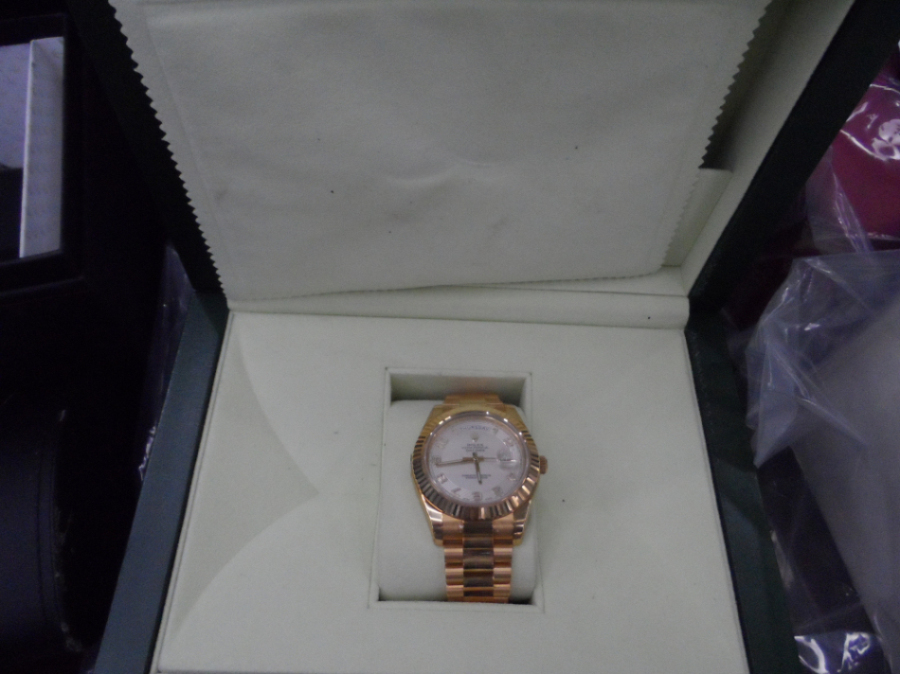 【第一次拍卖】编号9 ,Rolex手表1块