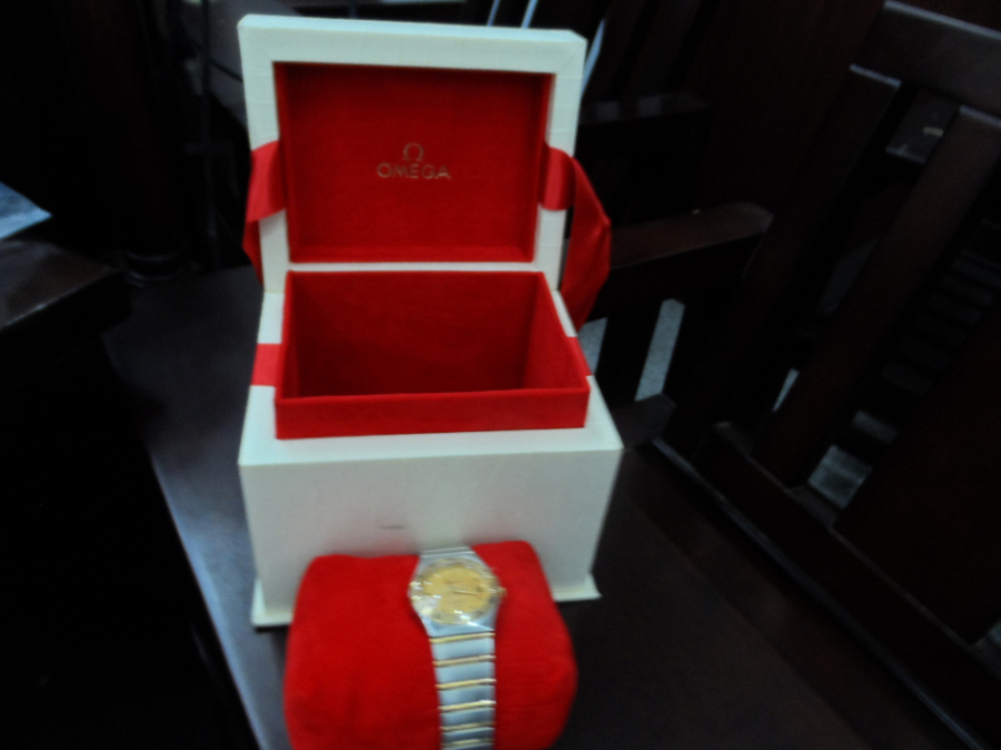 【第一次拍卖】编号3 ,Omega女士手表1块