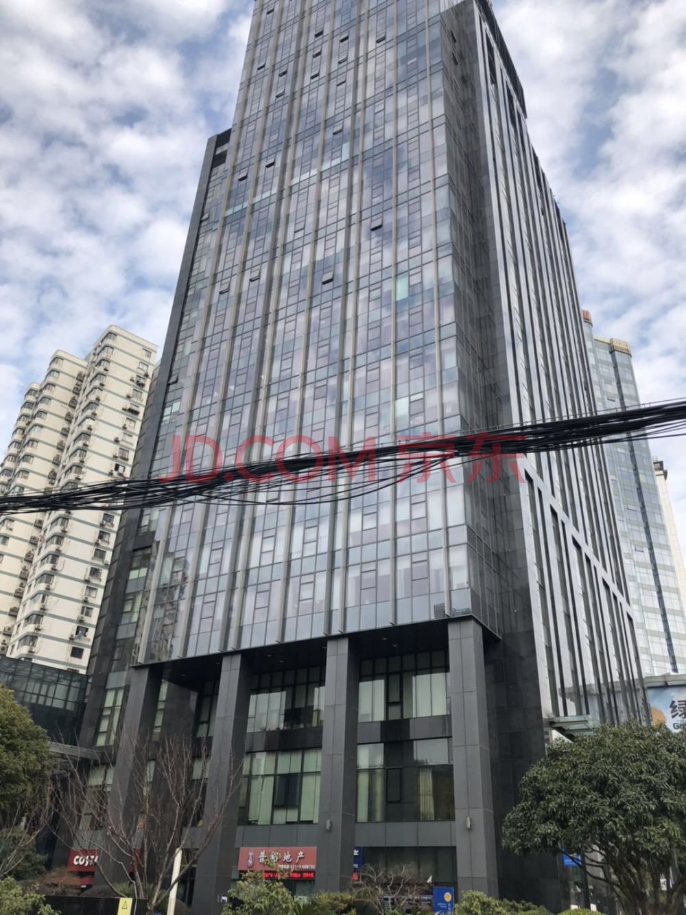 【二拍】上海市光新路88号806房产及中山北路1799号地下一层车位25、26号房产