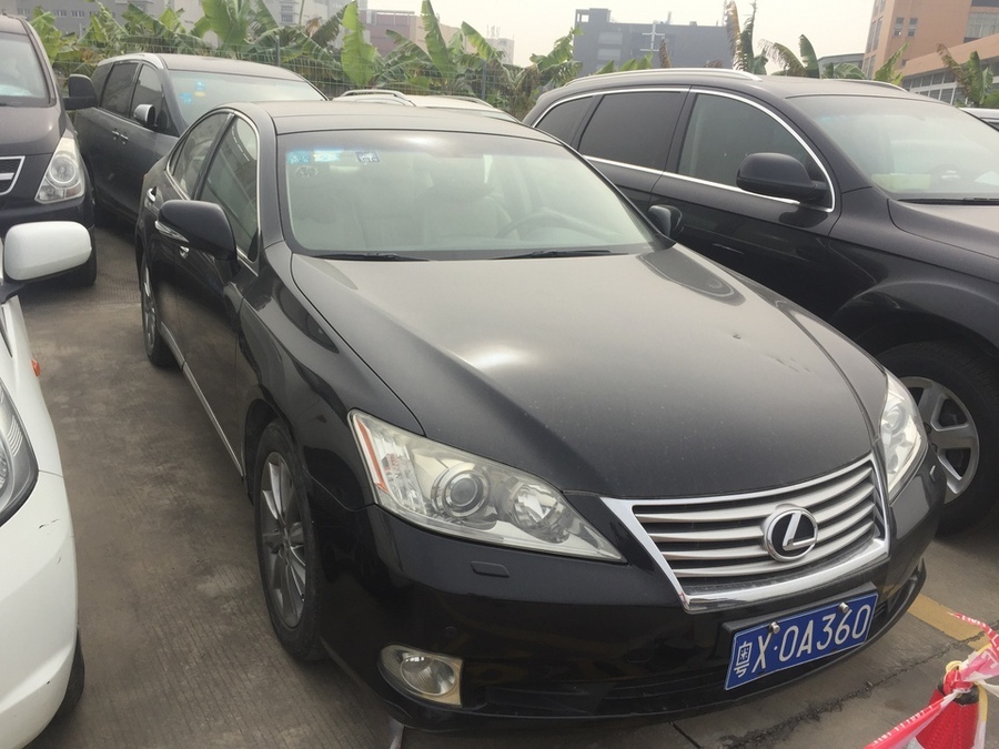 粤X0A360号雷克萨斯牌小型轿车
