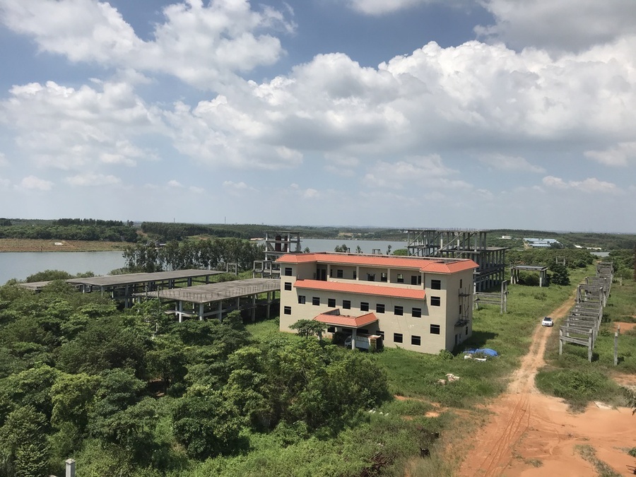 【第一次拍卖】广东省湛江吴川市覃巴镇山心岭的土地及未报建的地上建筑物（使用权面积60000㎡）